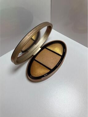 Too Faced BORN THIS WAY Turn Up The Light Complexion Enhancing-Deep-no box